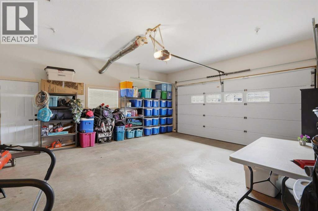 40 Emily Crescent — photo 32