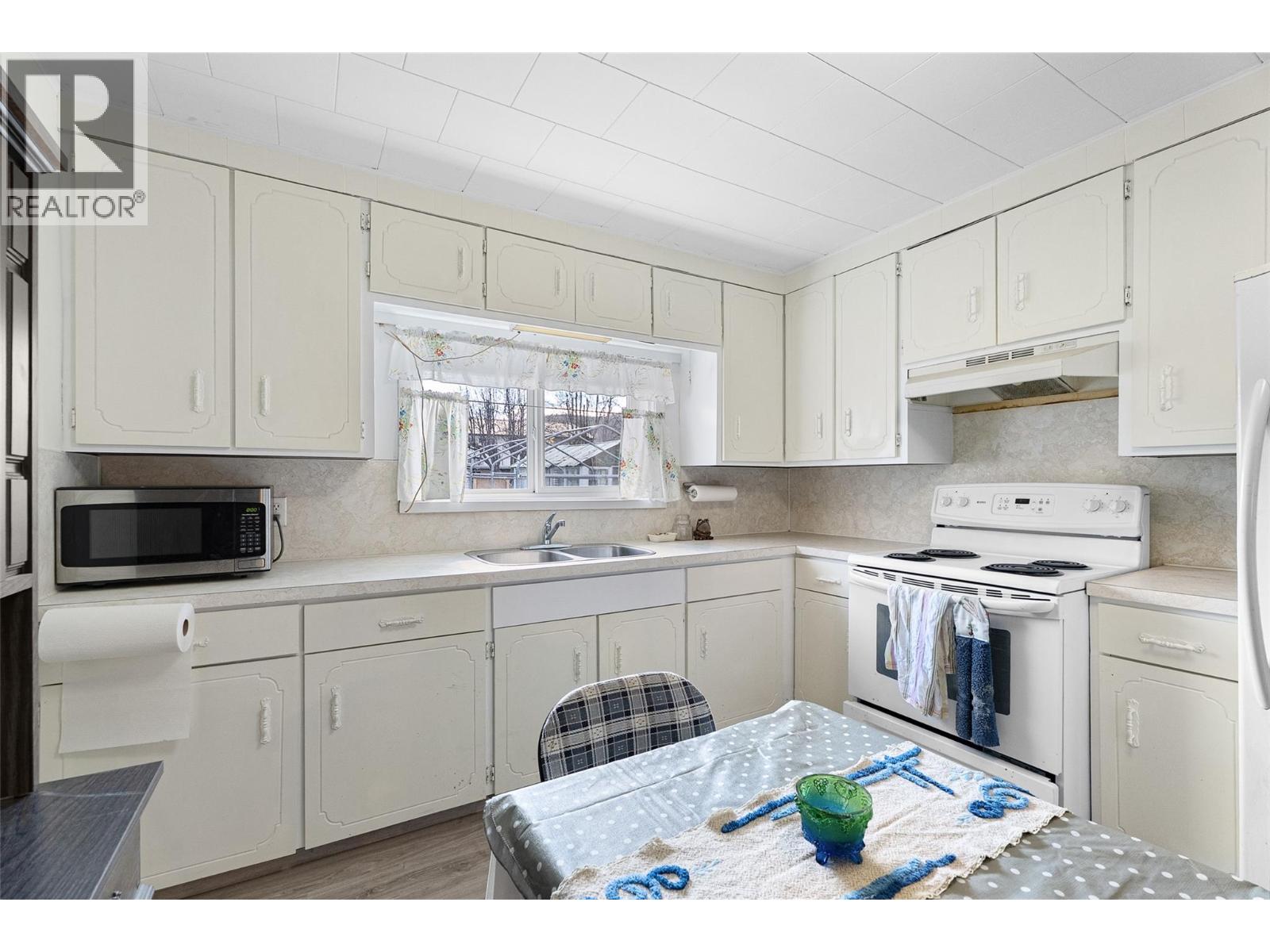 2498 Chapman Street, Merritt