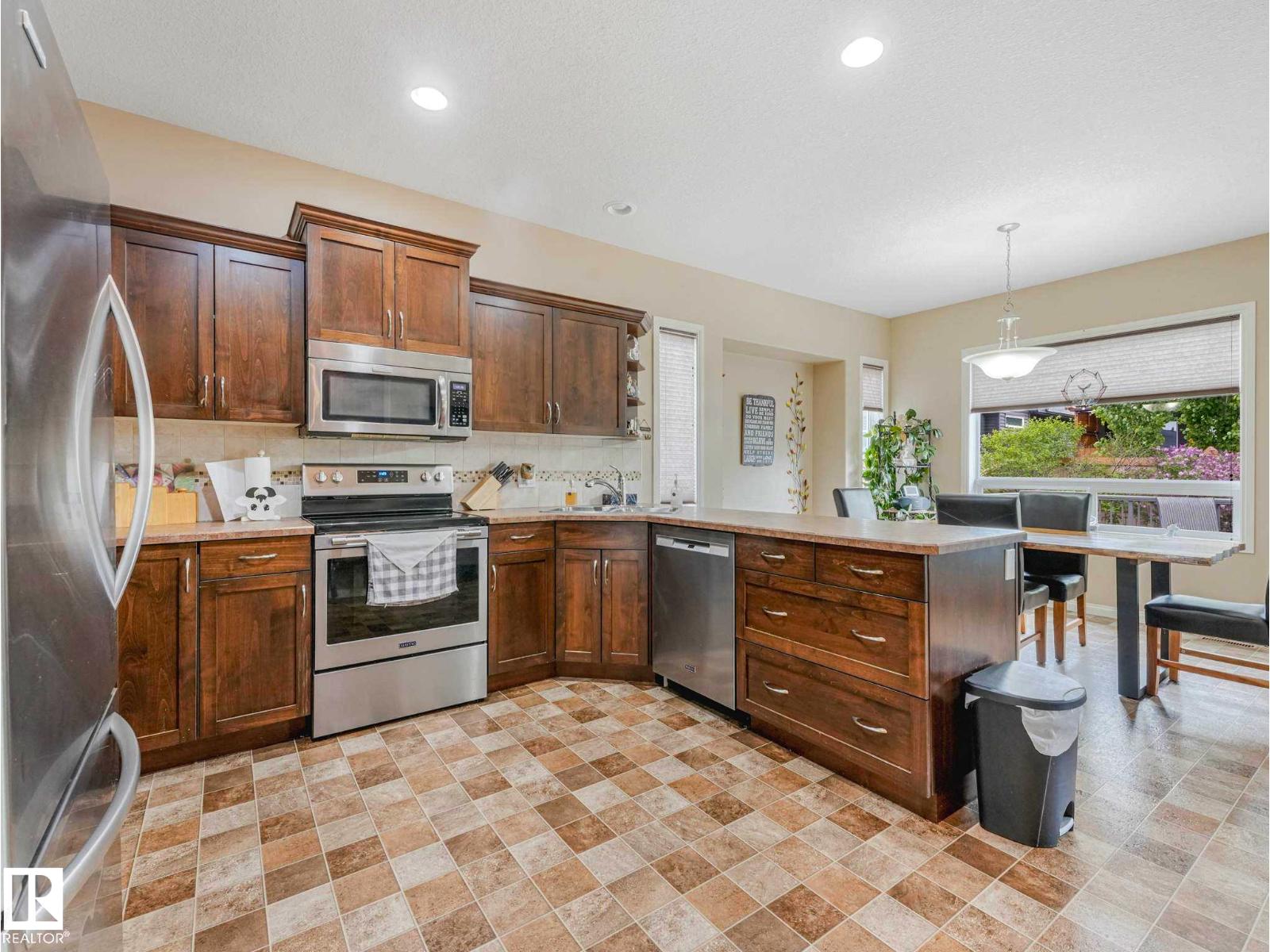 16 WADE AV — photo 14