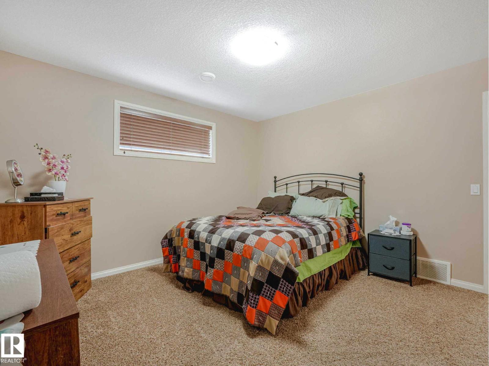16 WADE AV — photo 44