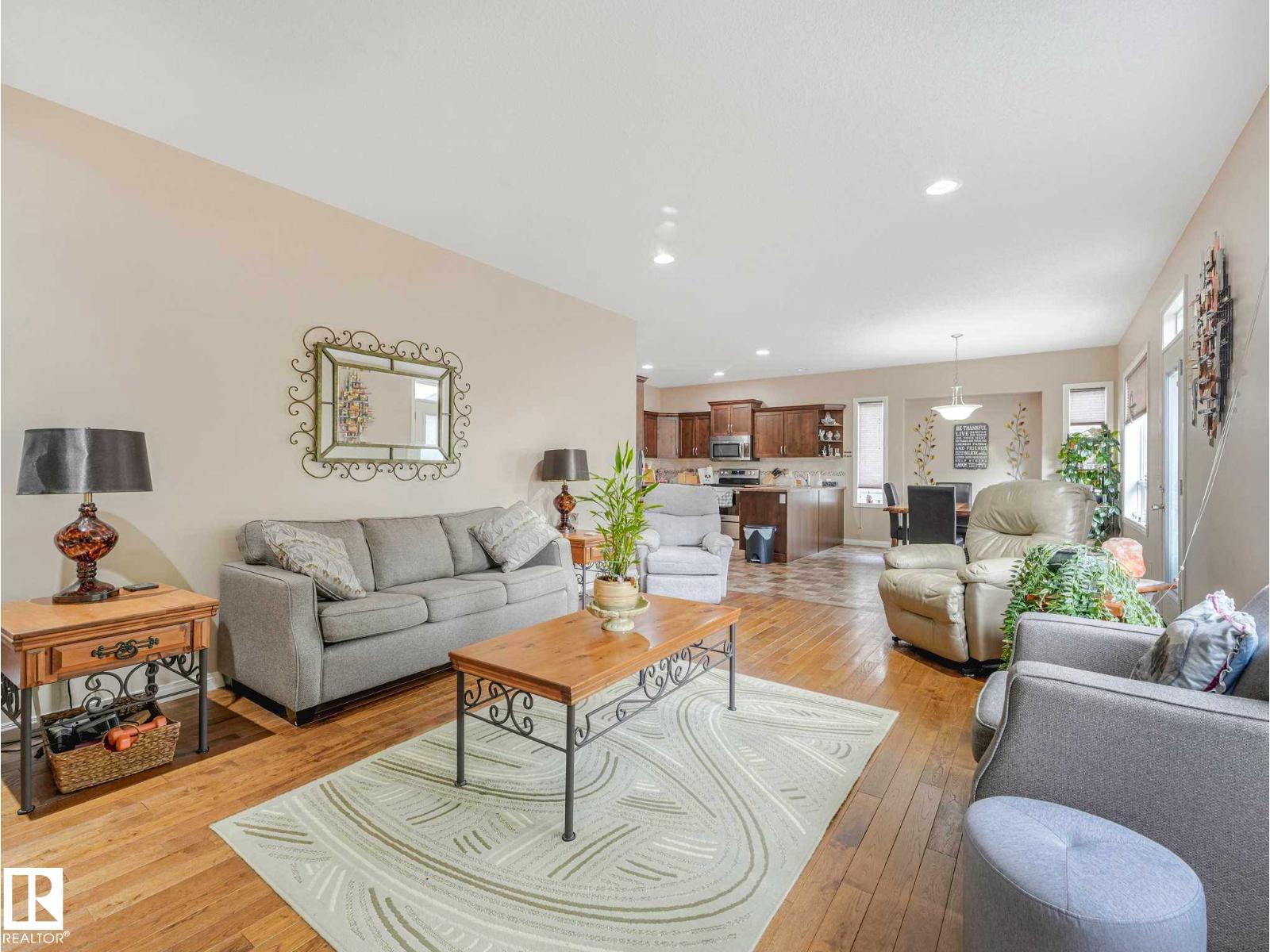 16 WADE AV — photo 8
