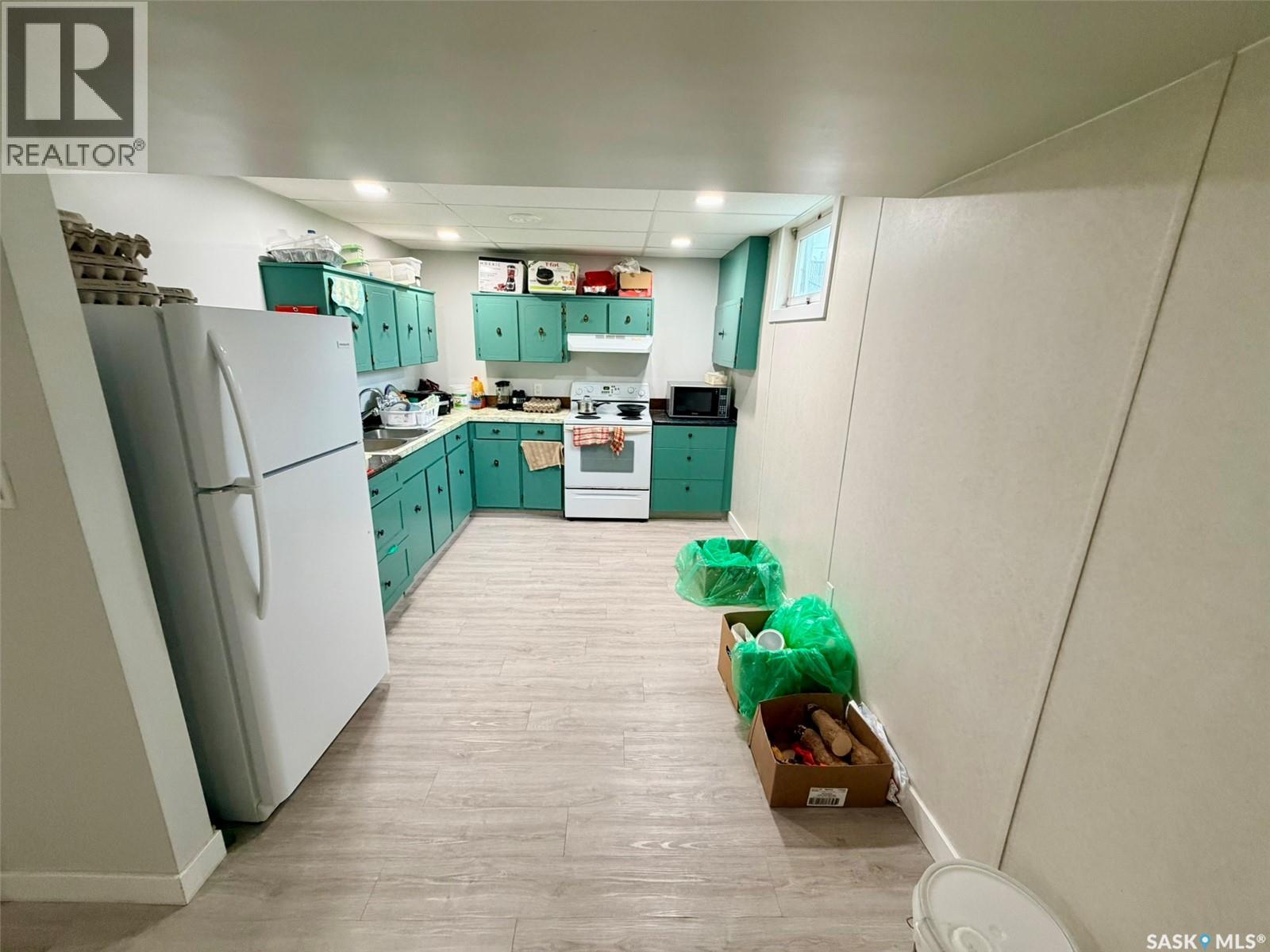 208 7th STREET E - 15