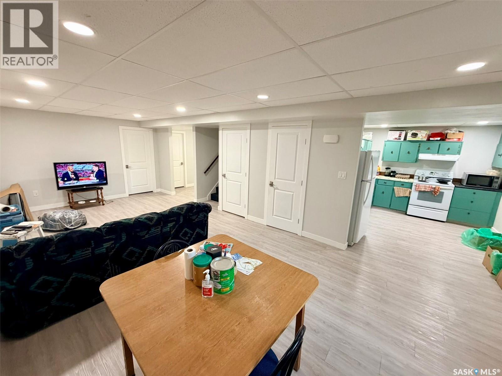 208 7th STREET E - 17