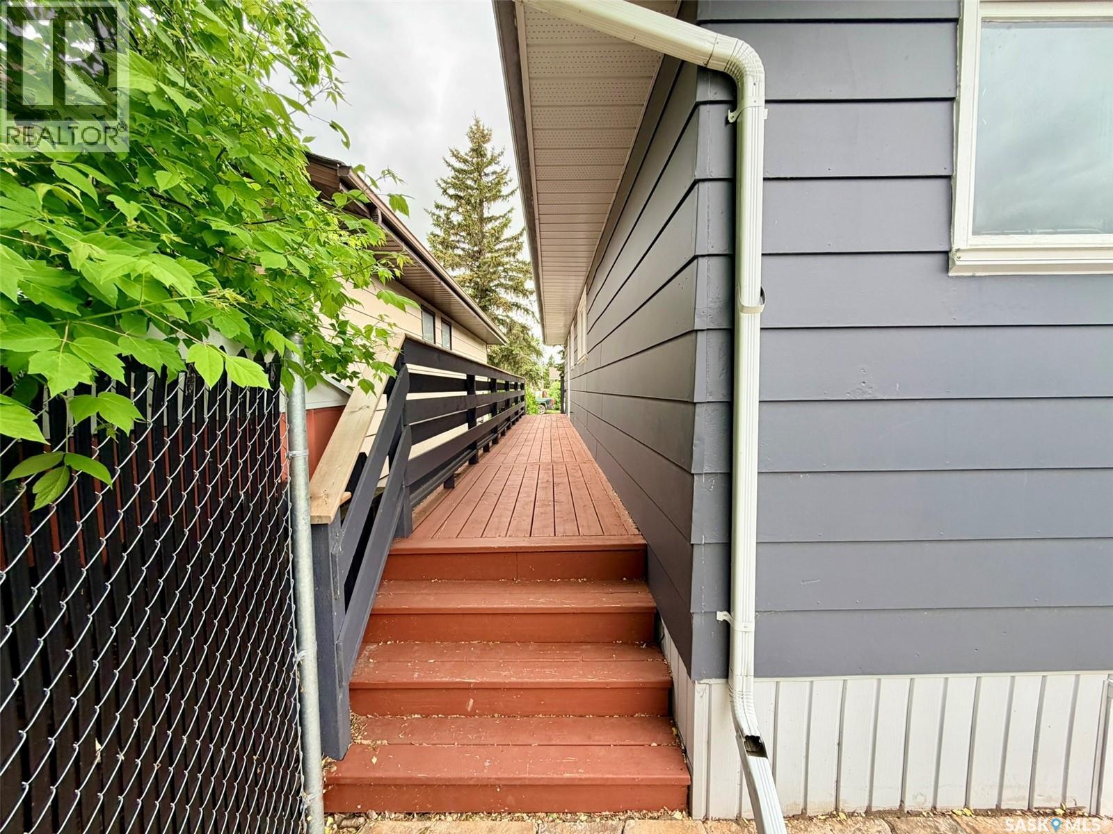 208 7th STREET E - 30