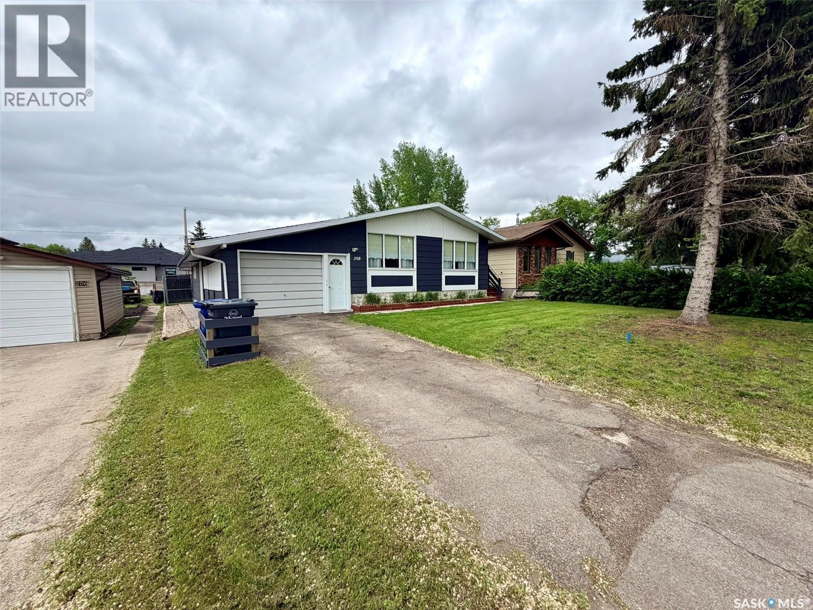 208 7th STREET E - 32