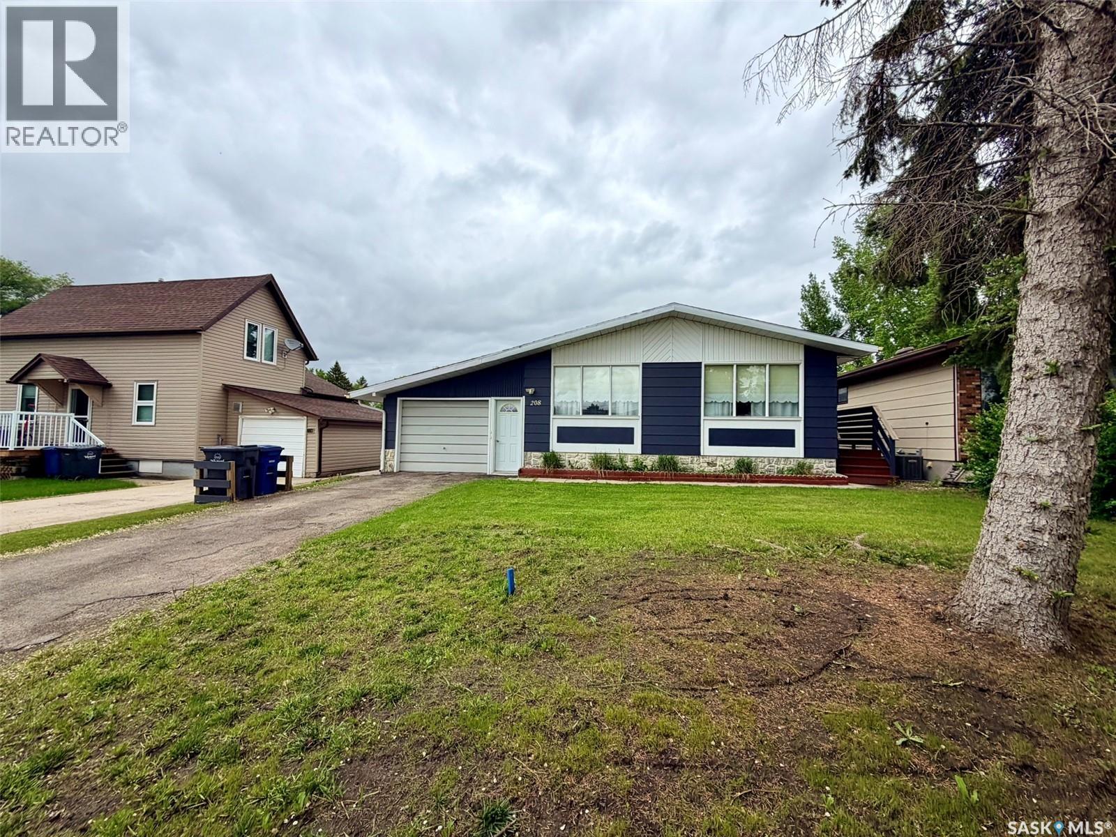 208 7th STREET E - 33