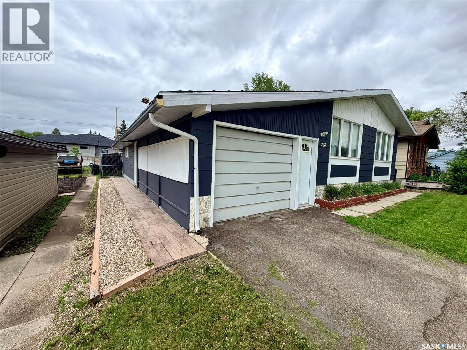 208 7th STREET E - 34