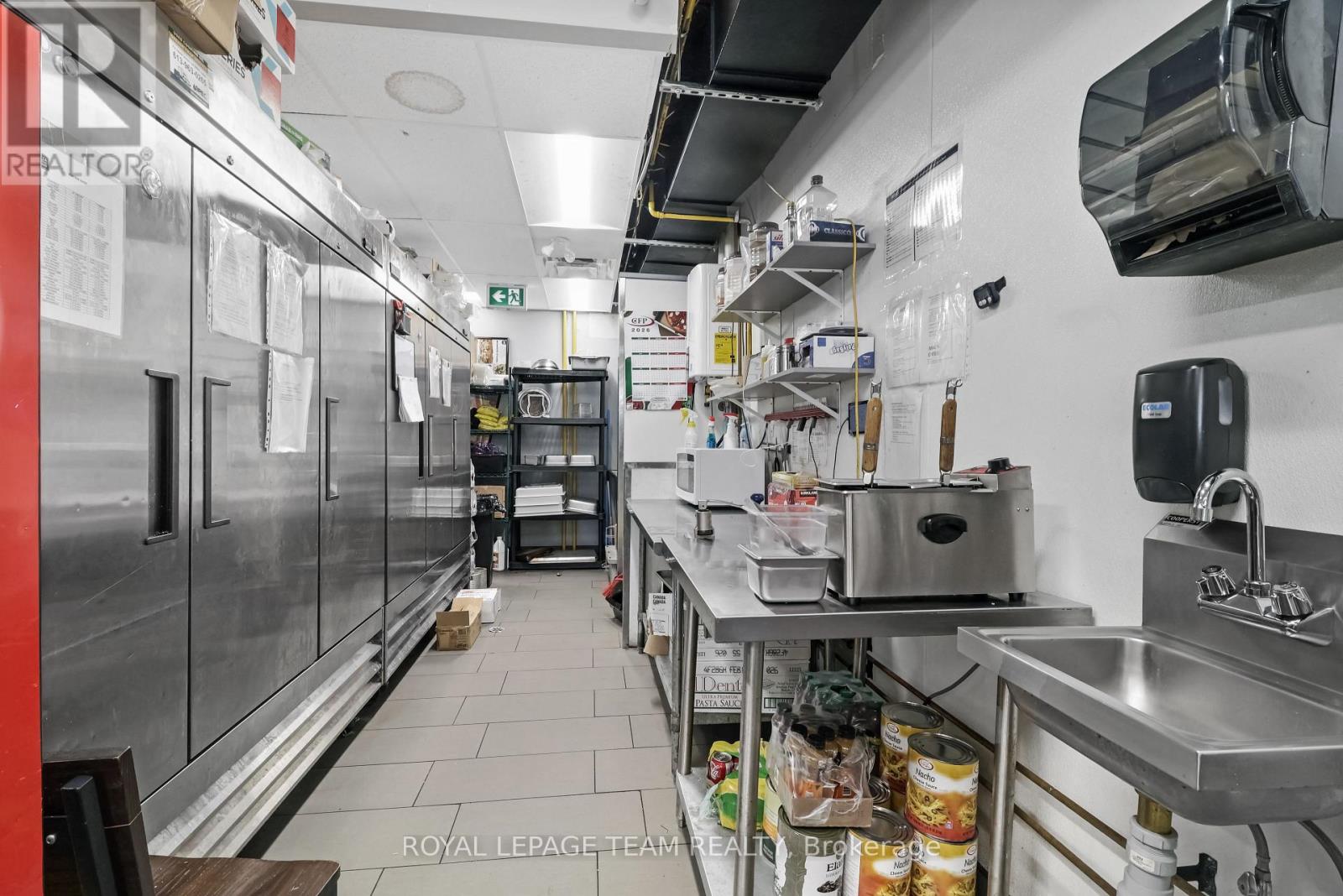 Business for Sale in Ottawa – 218 LAURIER AVENUE E, Ottawa – MLS# X13442260 - Image 11