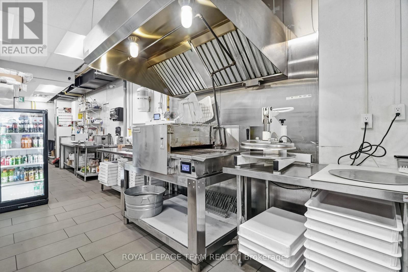 Business for Sale in Ottawa – 218 LAURIER AVENUE E, Ottawa – MLS# X13442260 - Image 12