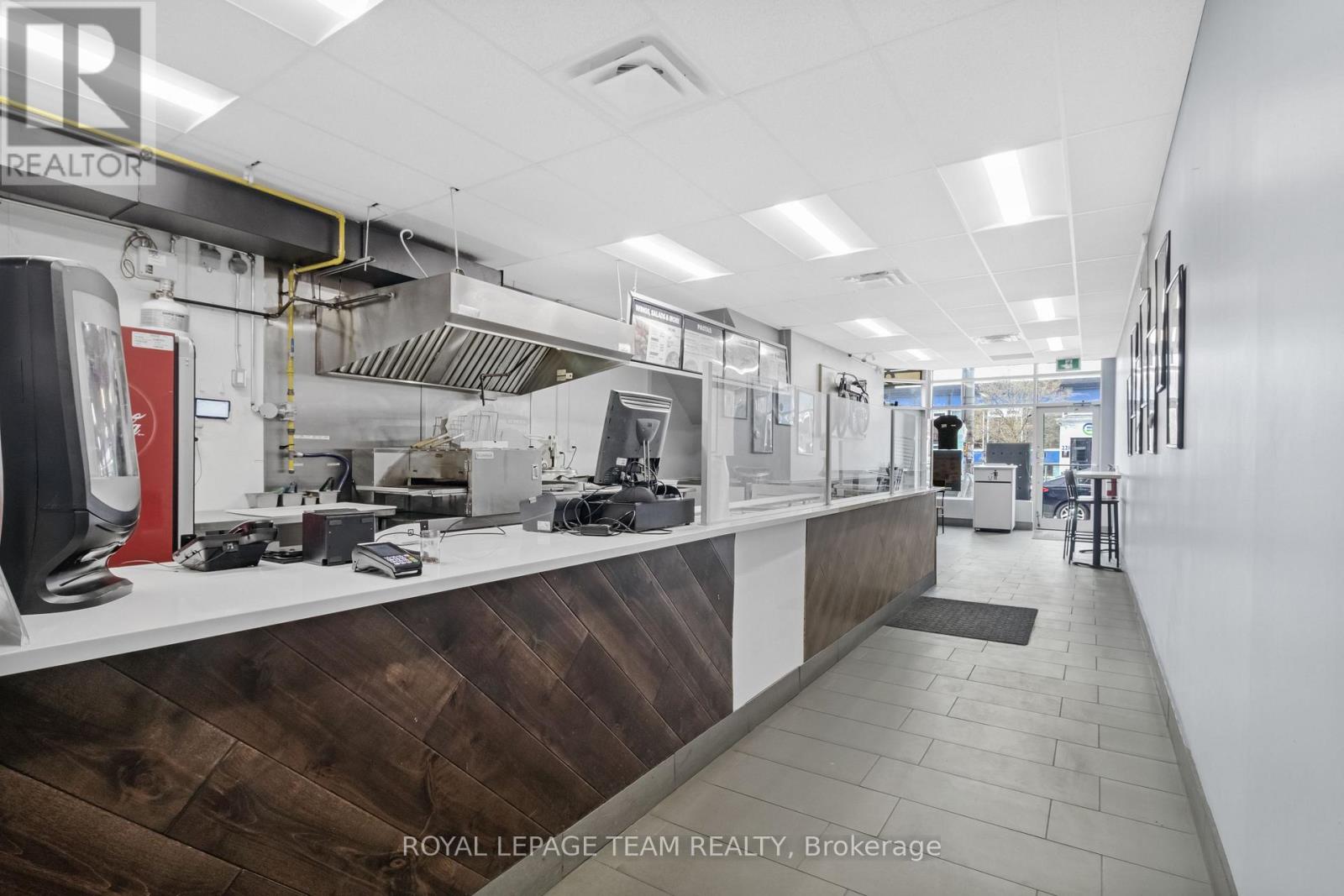 Business for Sale in Ottawa – 218 LAURIER AVENUE E, Ottawa – MLS# X13442260 - Image 6