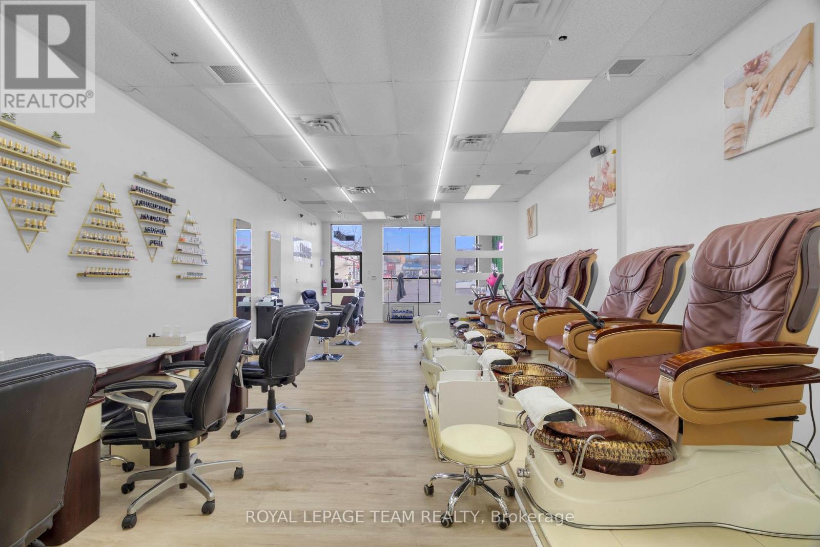 Business for Sale in Ottawa – 474 HAZELDEAN ROAD, Ottawa – MLS# X13442262 - Image 11