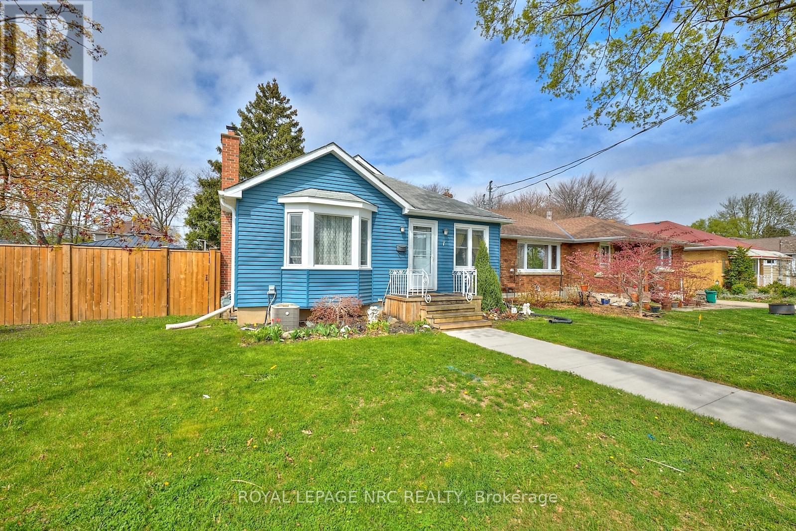 1 THORNDALE AVENUE - 44