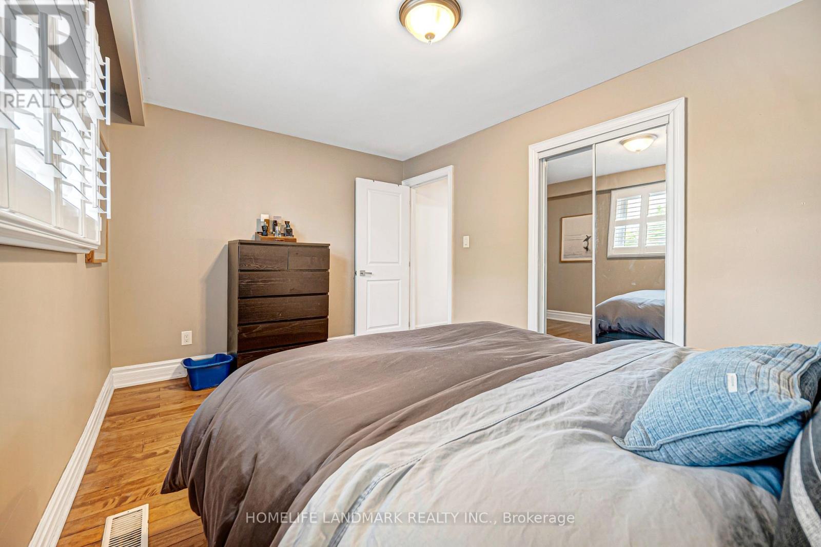 15 DENTON AVENUE - 24