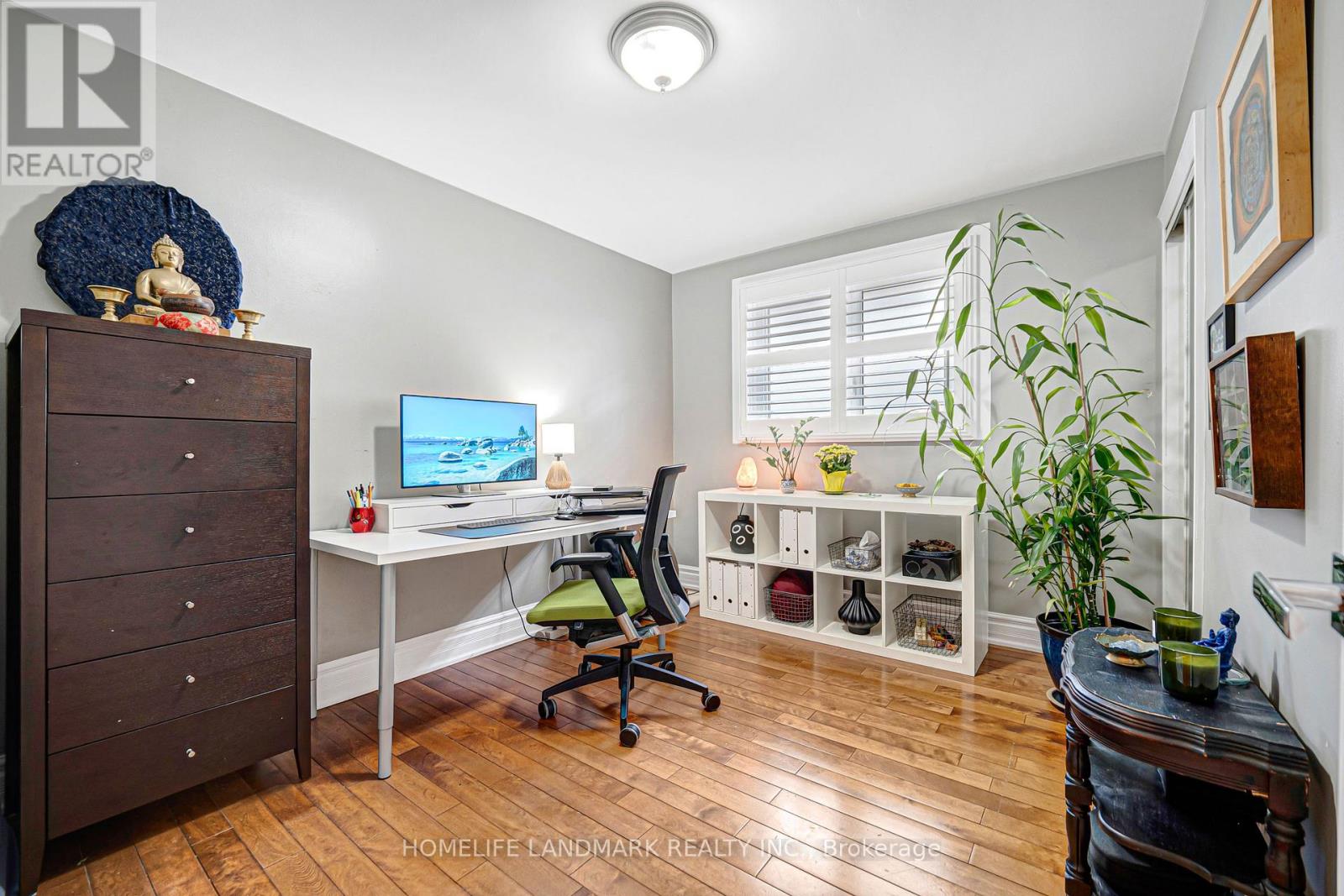 15 DENTON AVENUE - 26