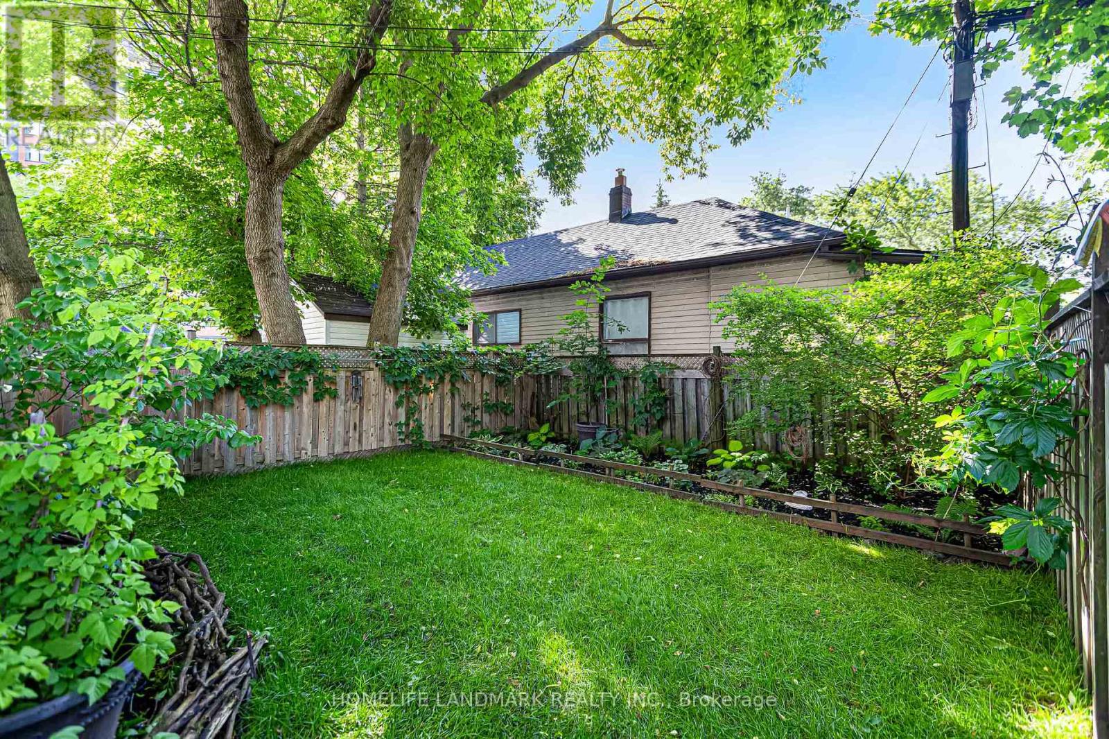 15 DENTON AVENUE - 34