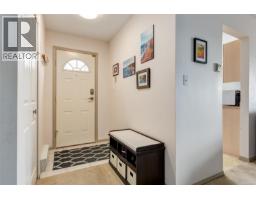 Bathroom - 185 Bowlsby St, Nanaimo, BC V9R5K1 Photo 8