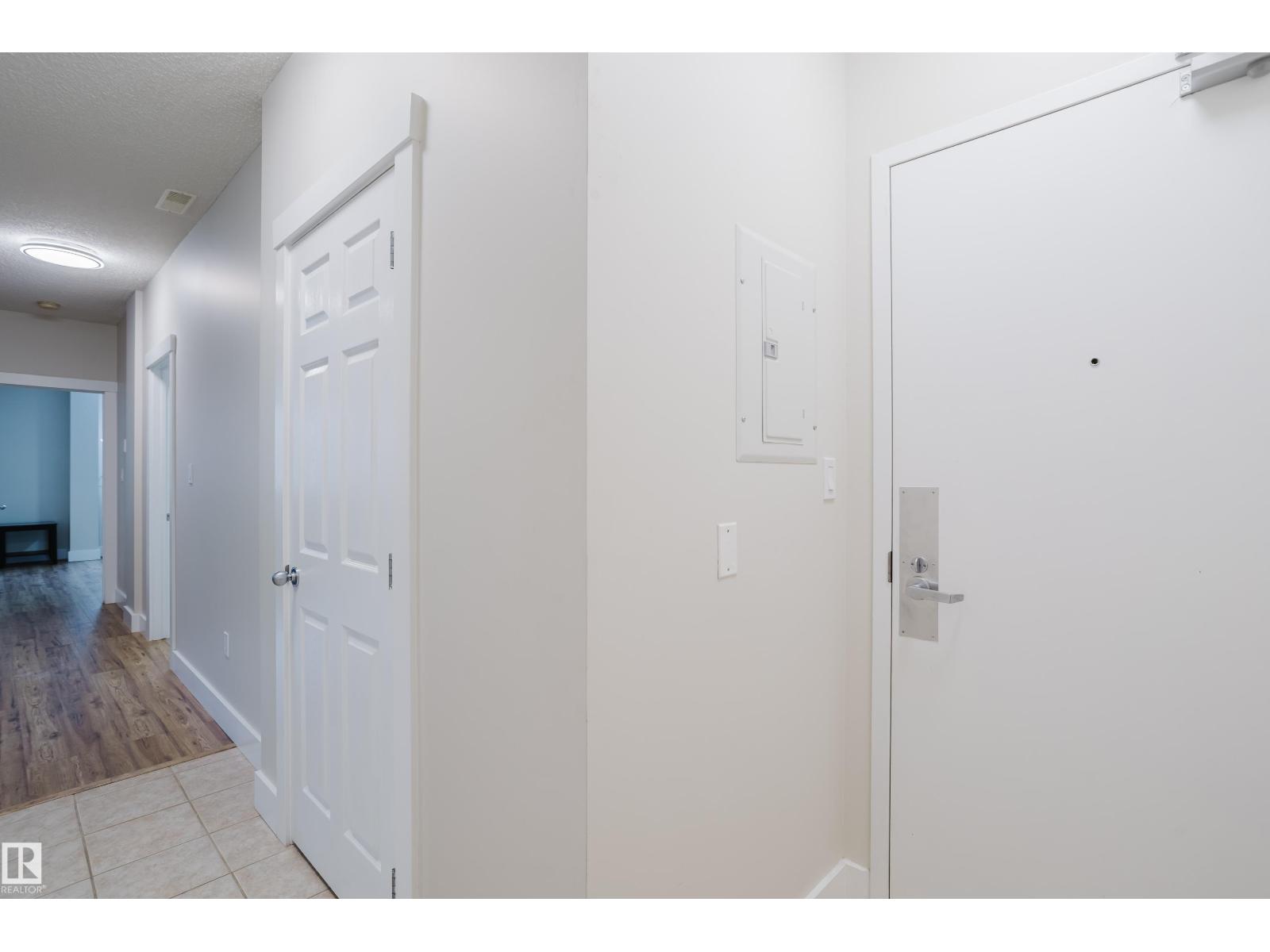 9919 105 ST NW - photo 3