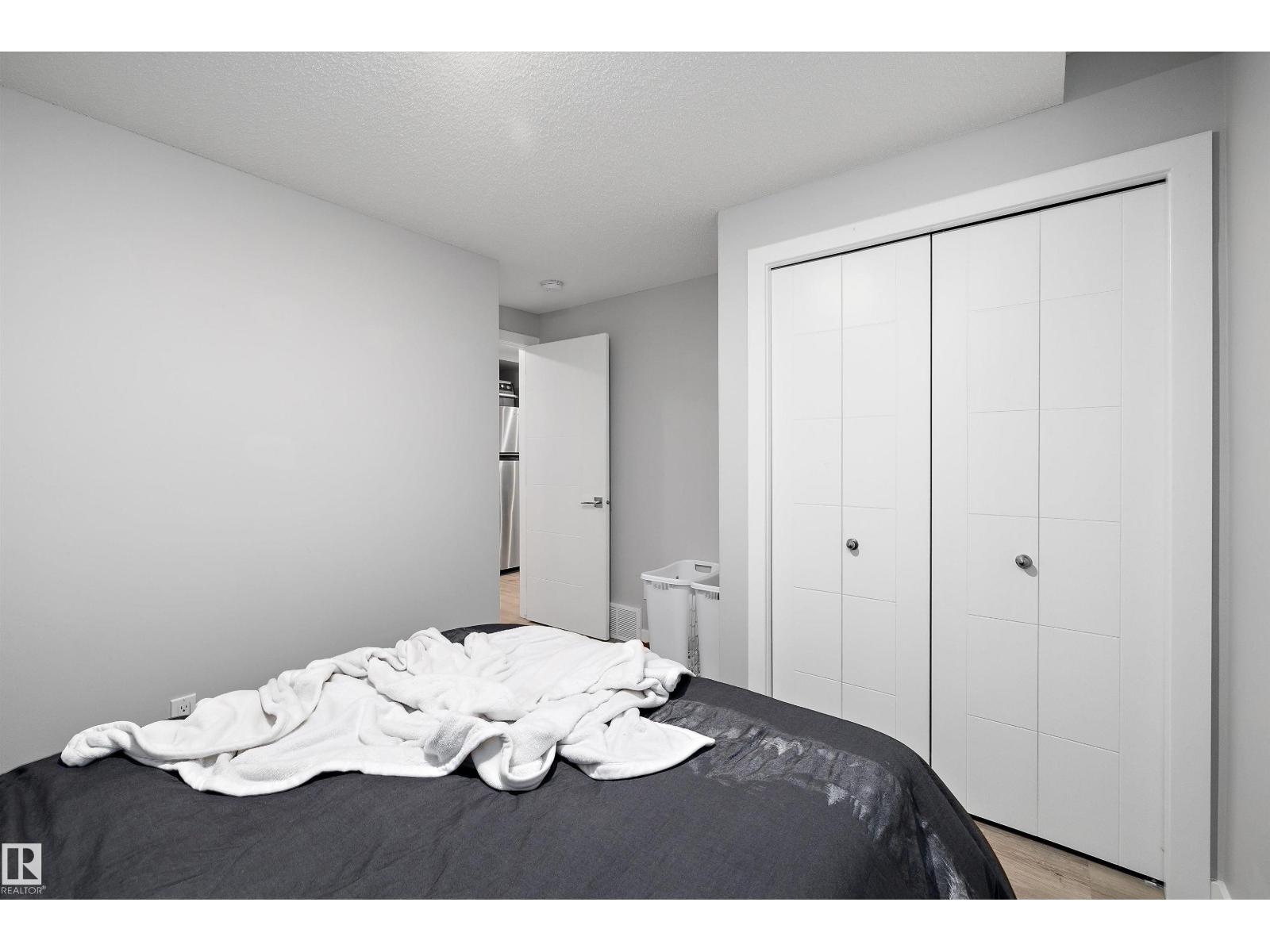 7419 106 ST NW - 38