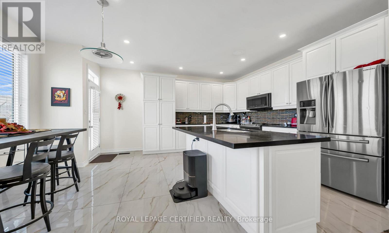 358 PRINGLE AVENUE - 16