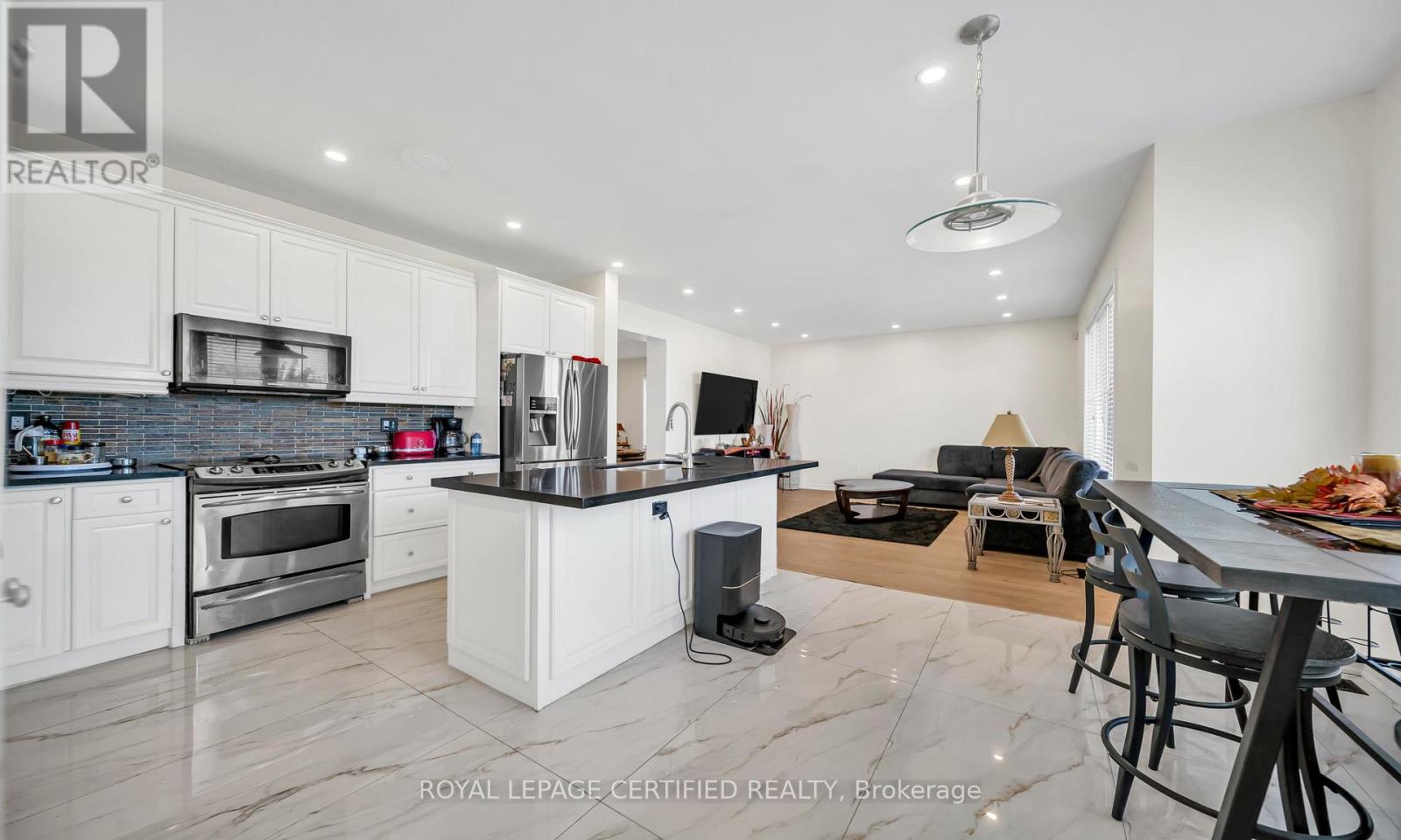 358 PRINGLE AVENUE - 15