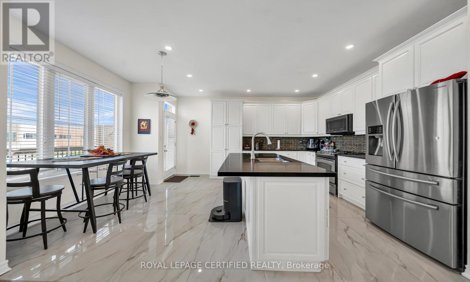 358 PRINGLE AVENUE - 17