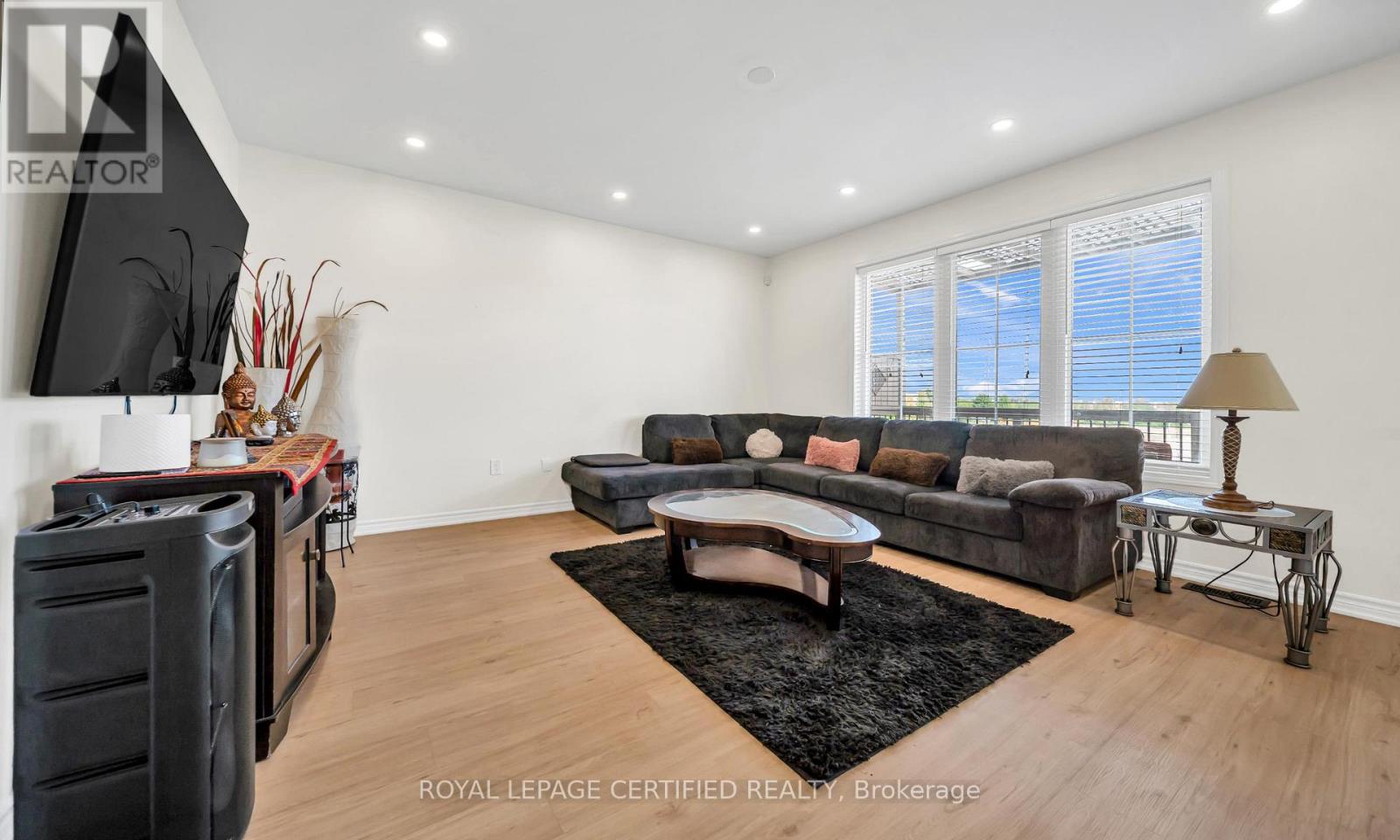 358 PRINGLE AVENUE - 14
