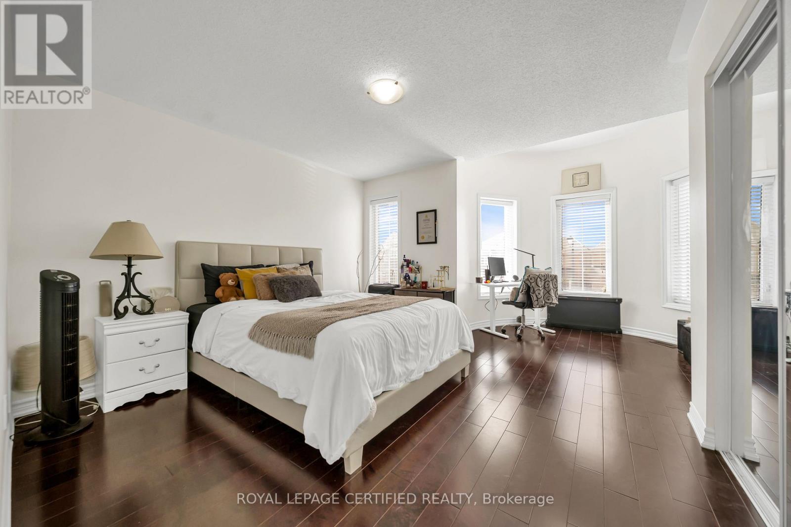 358 PRINGLE AVENUE - 20