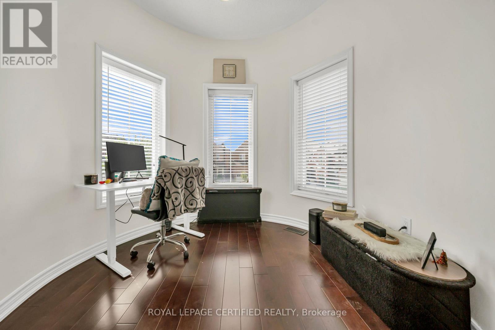 358 PRINGLE AVENUE - 22