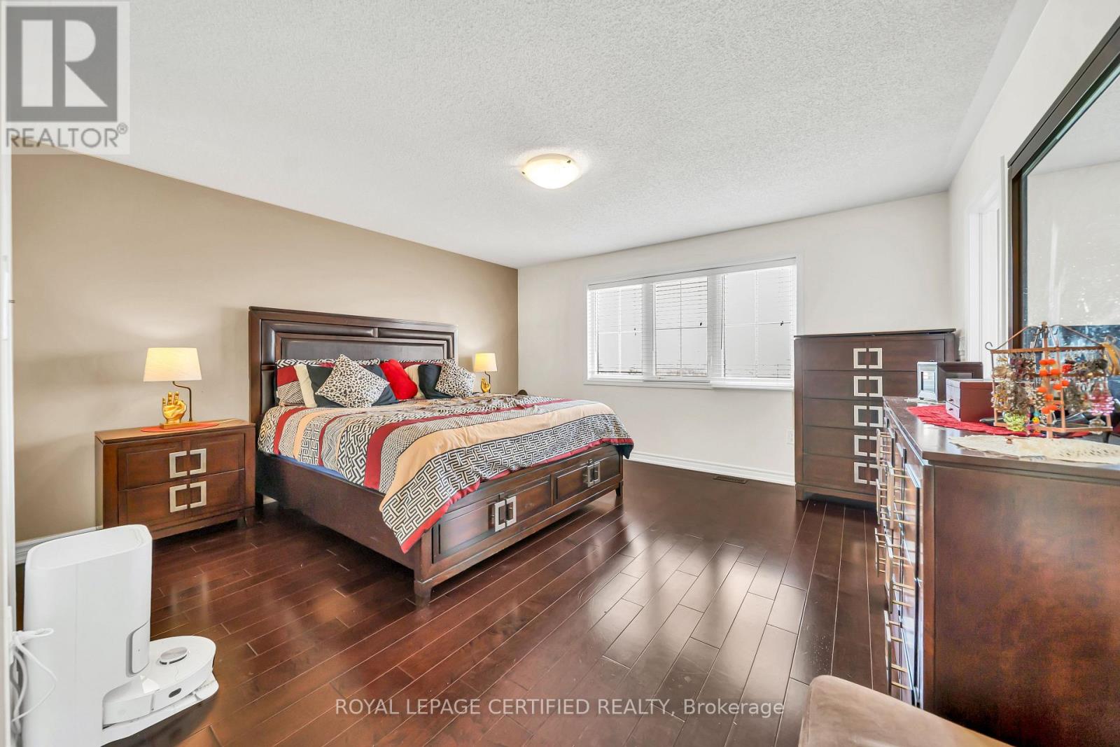 358 PRINGLE AVENUE - 29