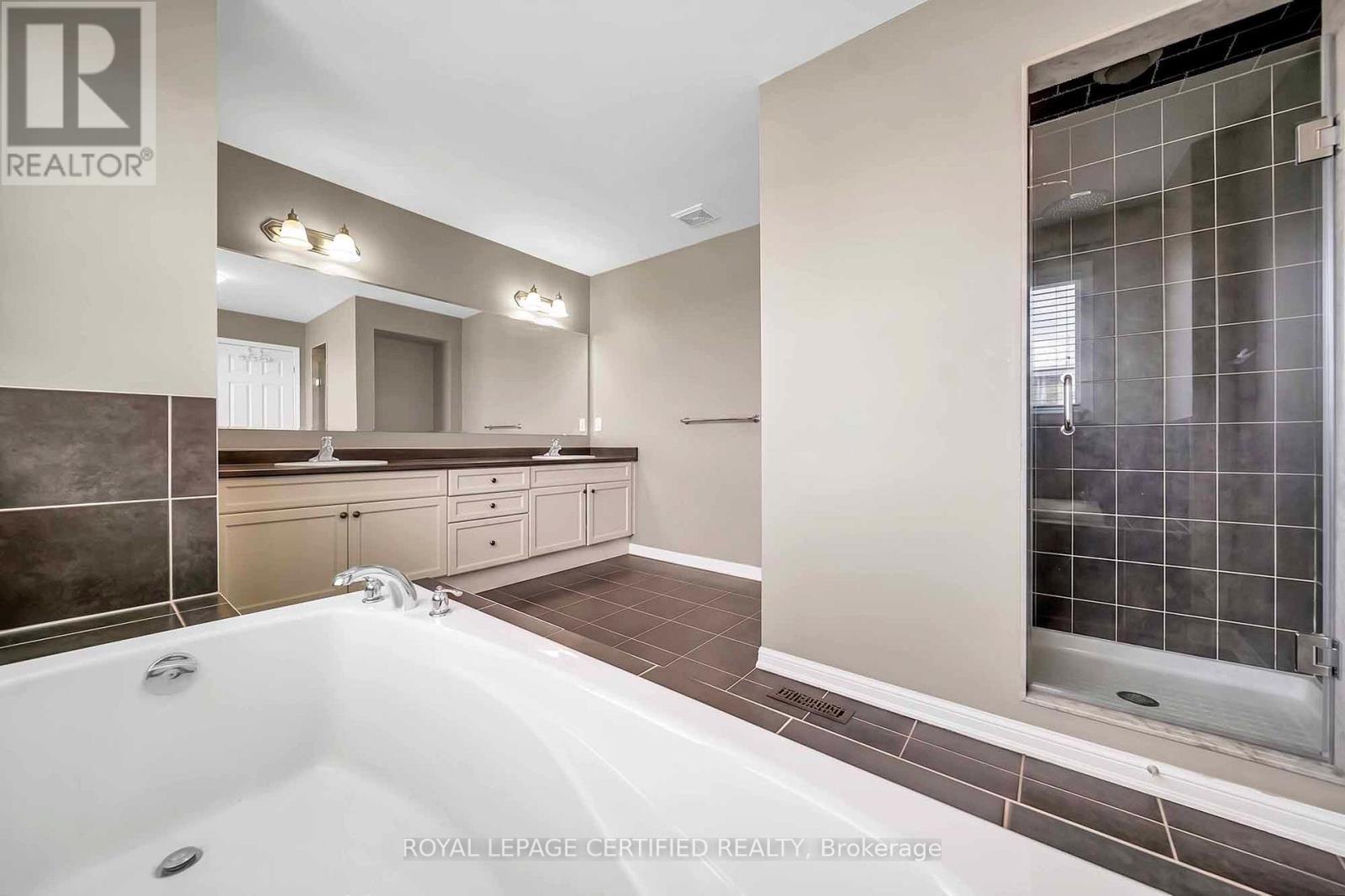 358 PRINGLE AVENUE - 32