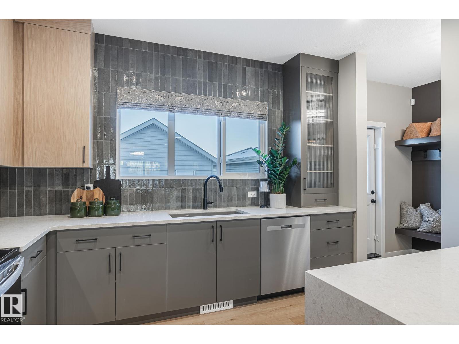 22388 88 AV NW - 16