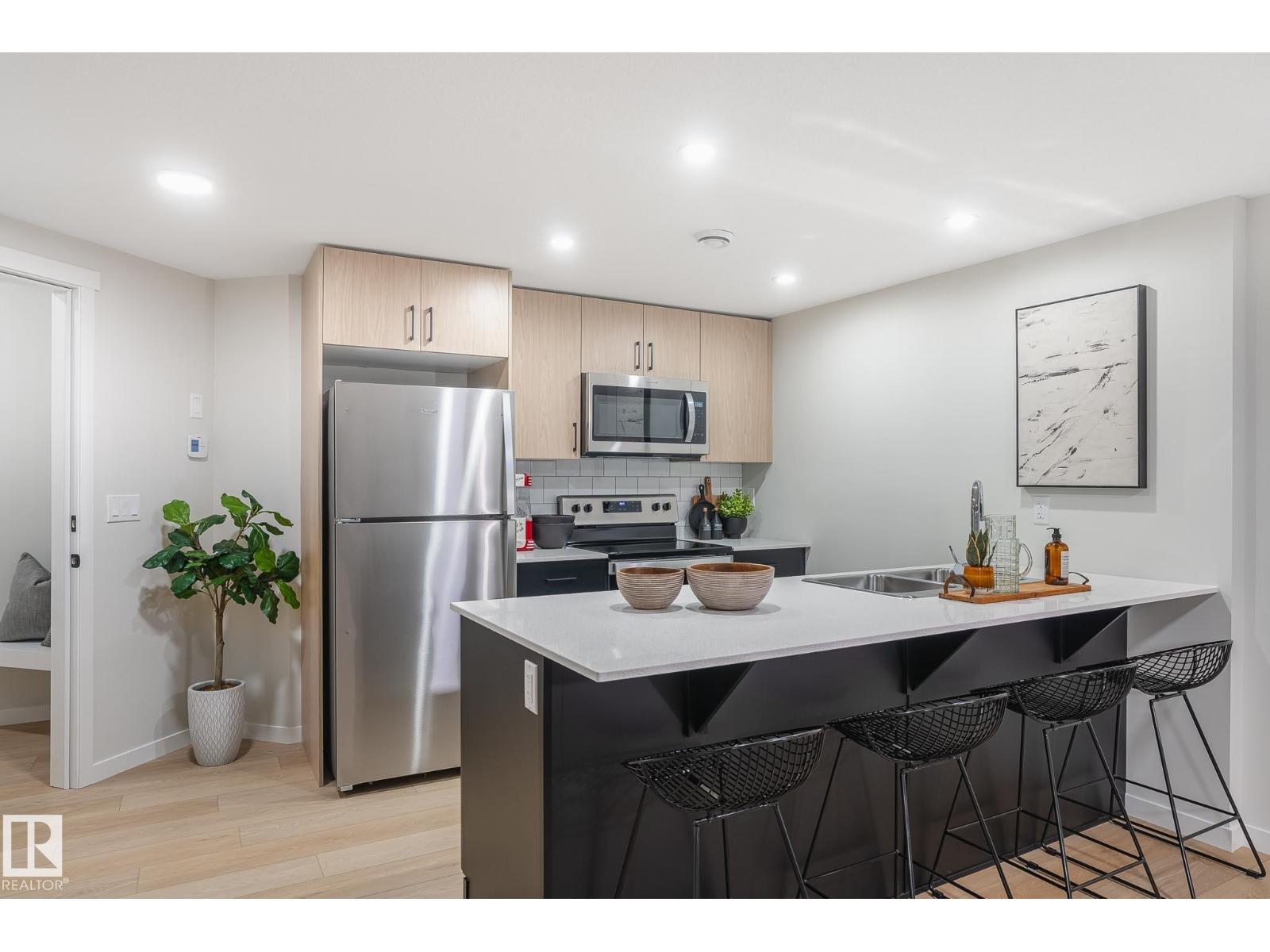 22388 88 AV NW - 44