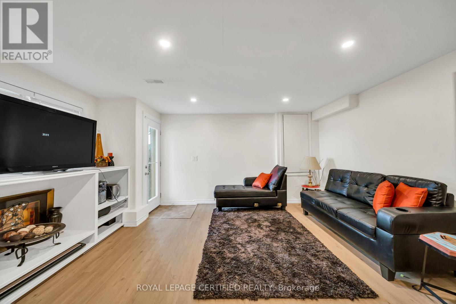 358 PRINGLE AVENUE - 38