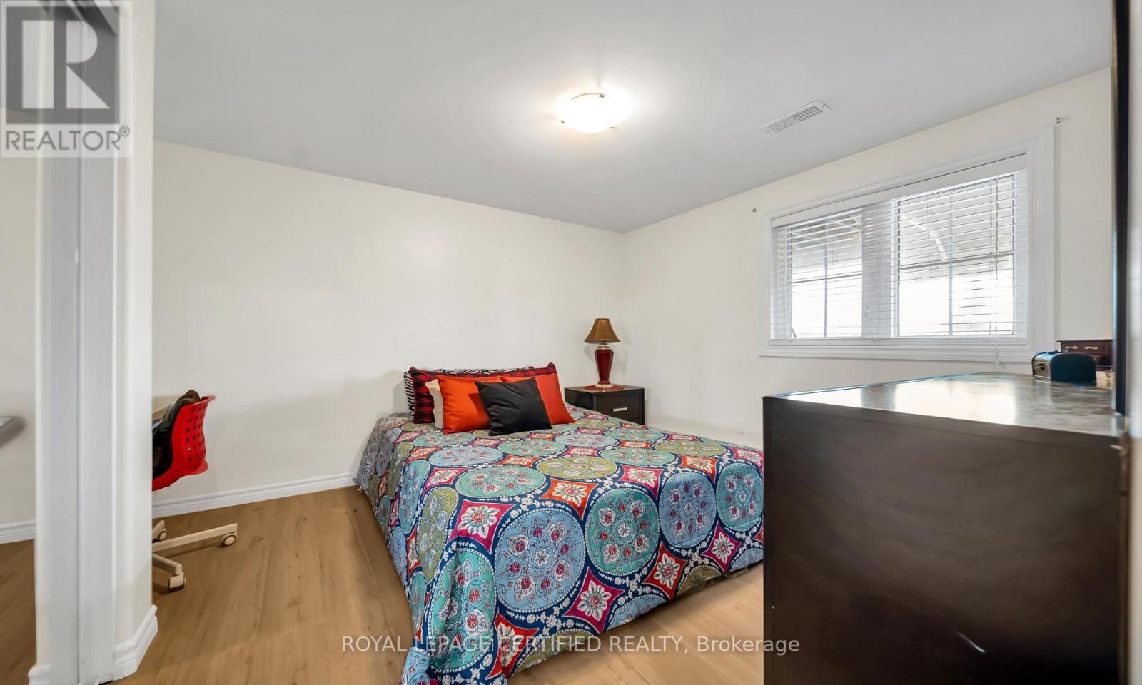 358 PRINGLE AVENUE - 35