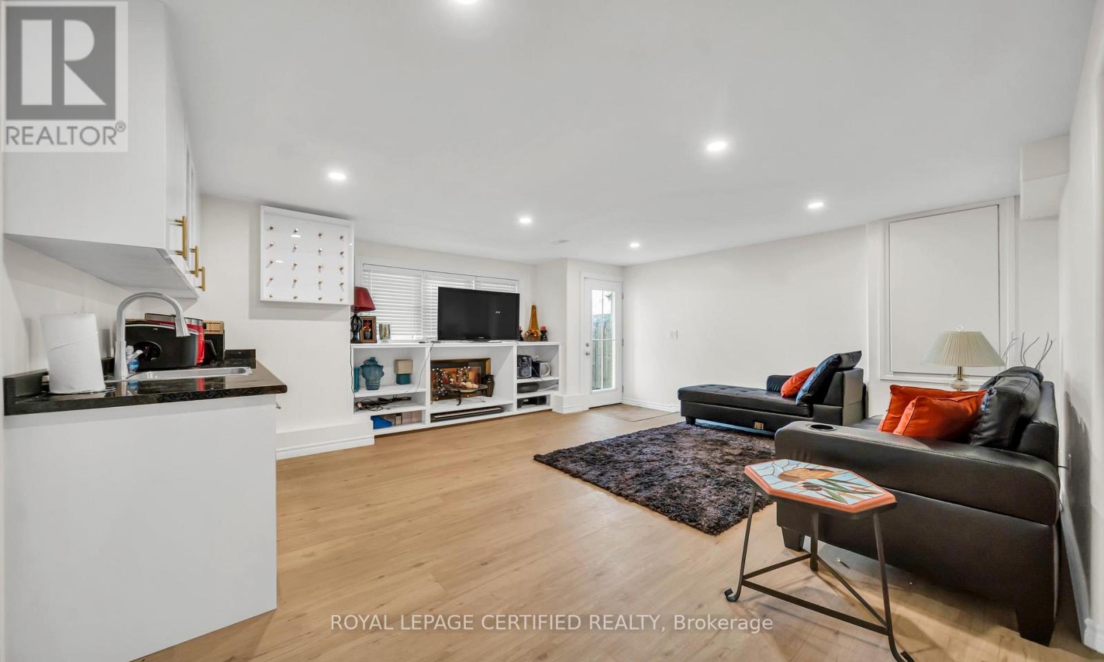 358 PRINGLE AVENUE - 39