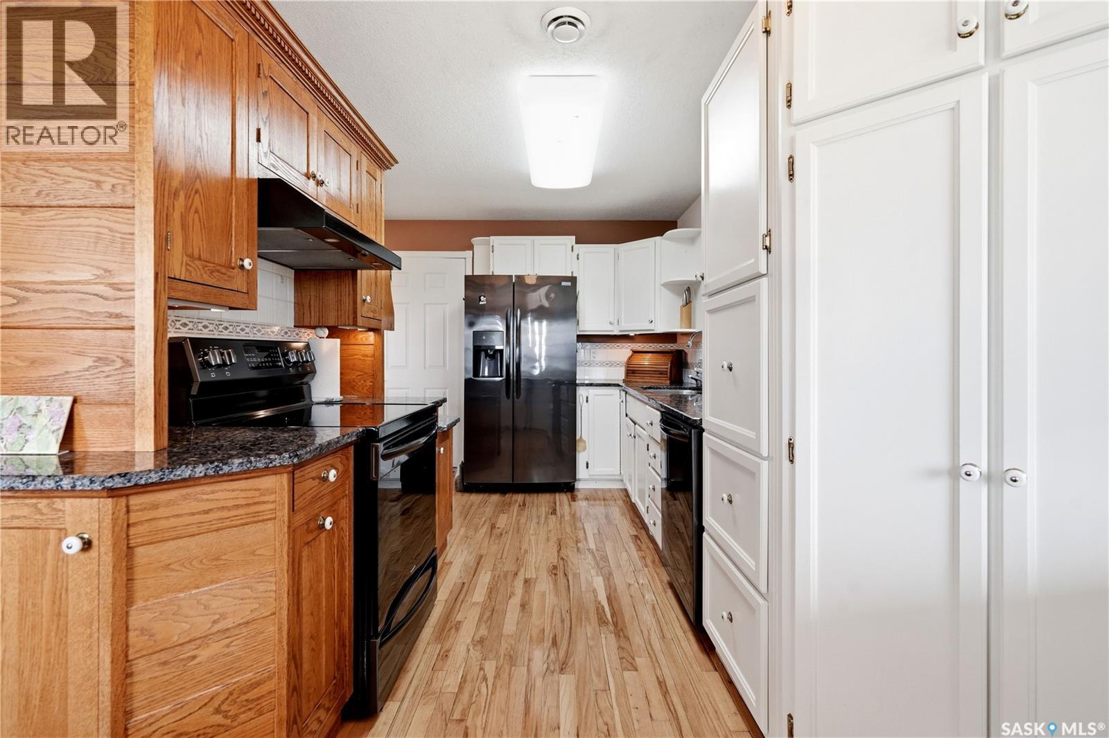 21 Pelican STREET W - 12