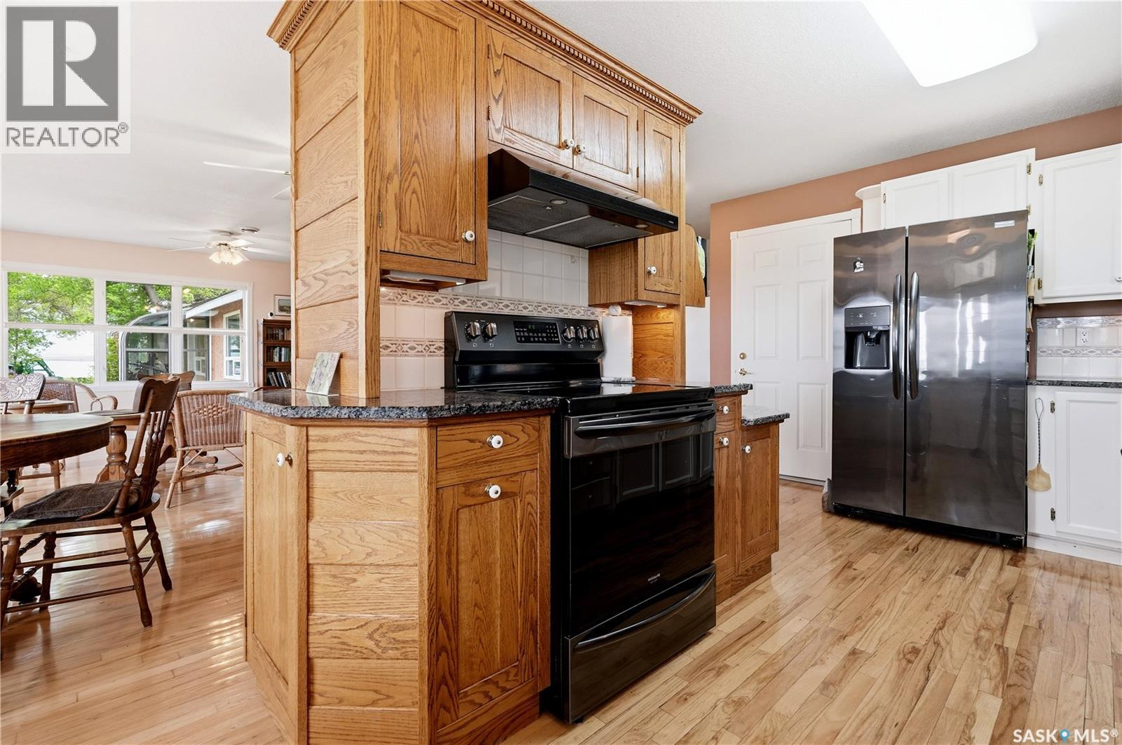21 Pelican STREET W - 13