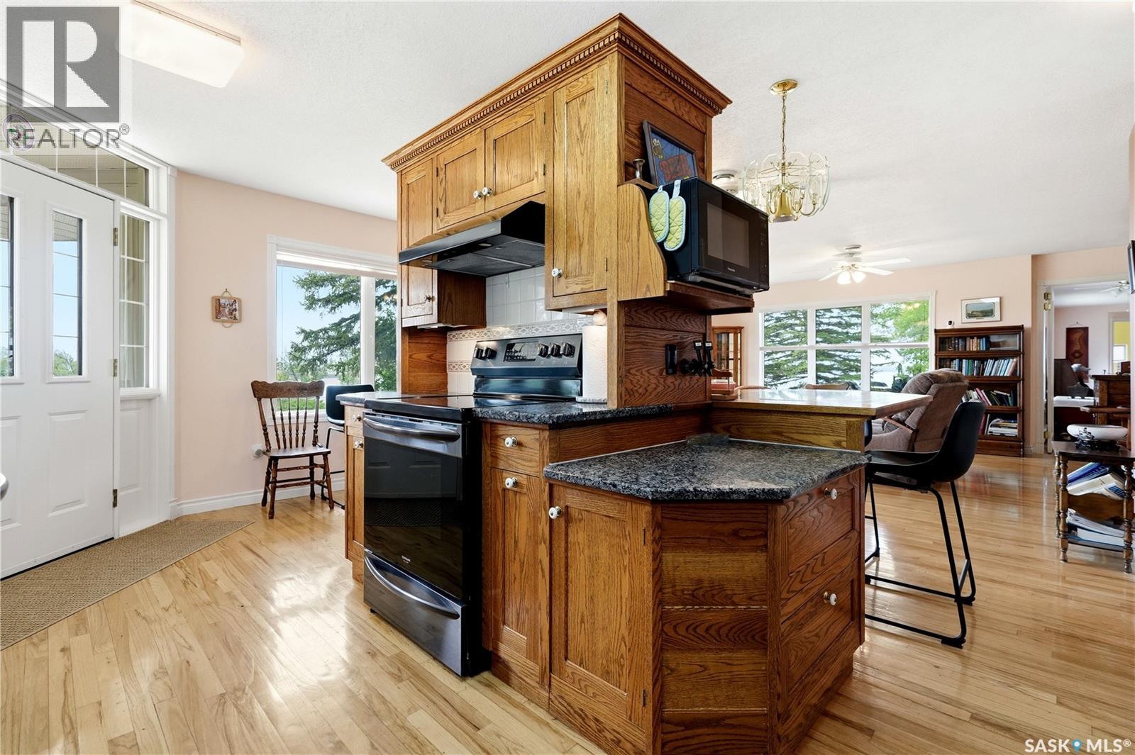 21 Pelican STREET W - 14