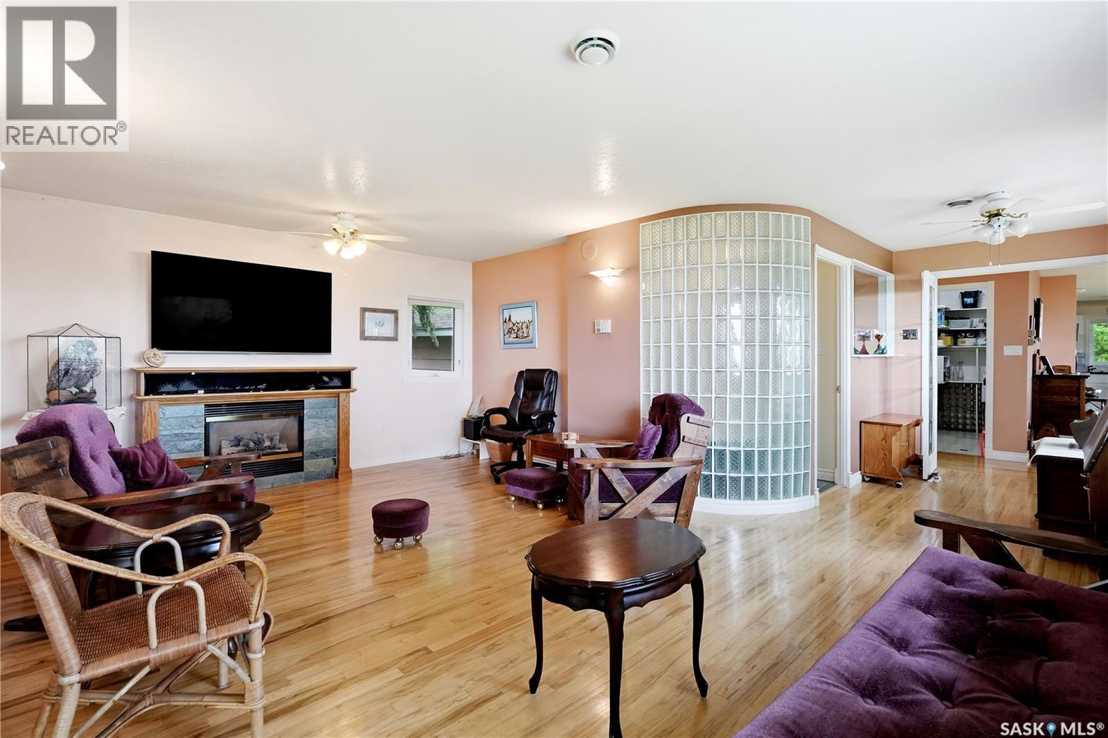 21 Pelican STREET W - 17