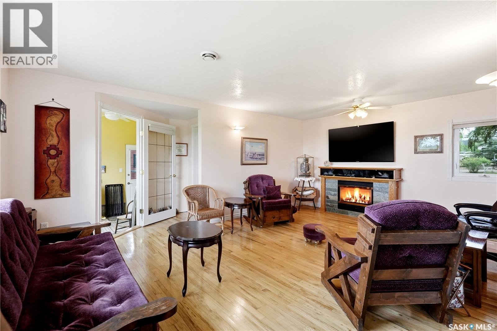 21 Pelican STREET W - 18