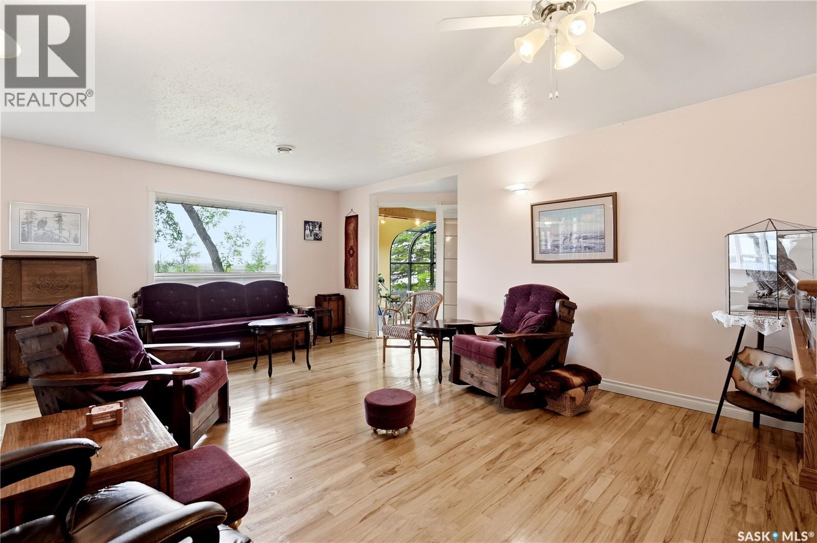 21 Pelican STREET W - 19