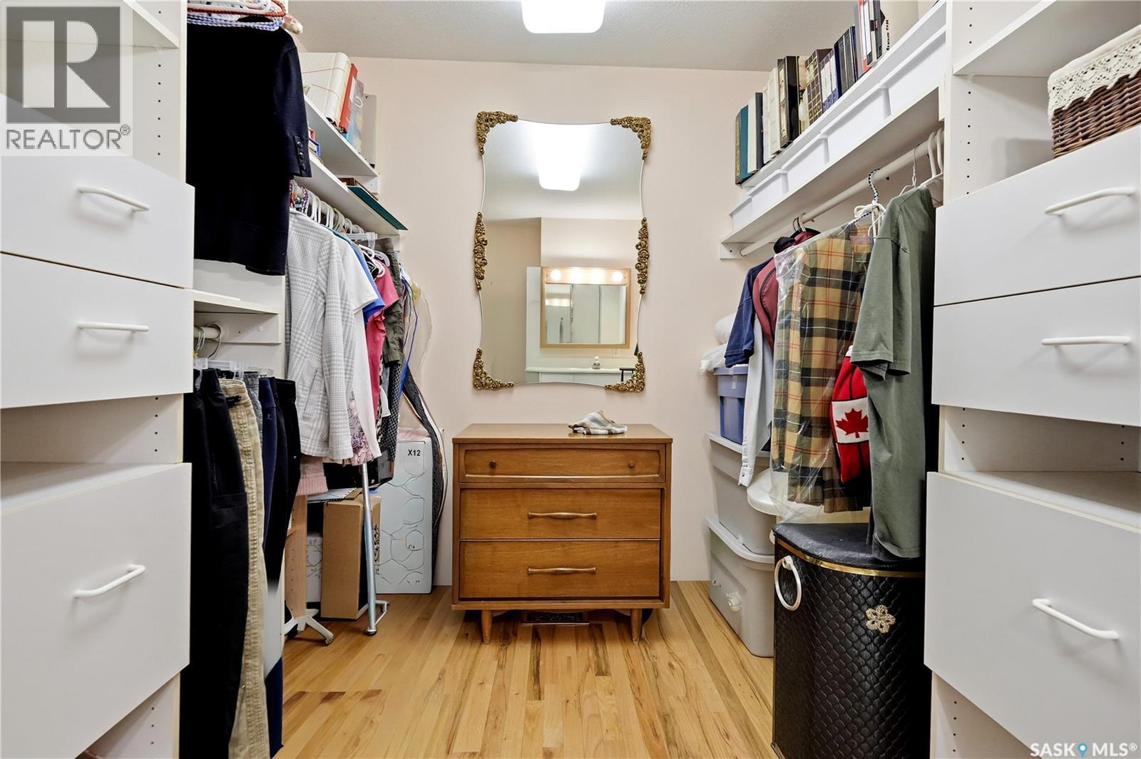 21 Pelican STREET W - 31