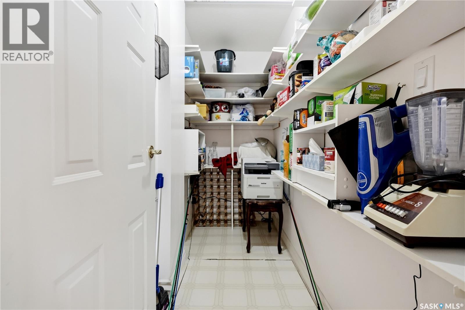21 Pelican STREET W - 33