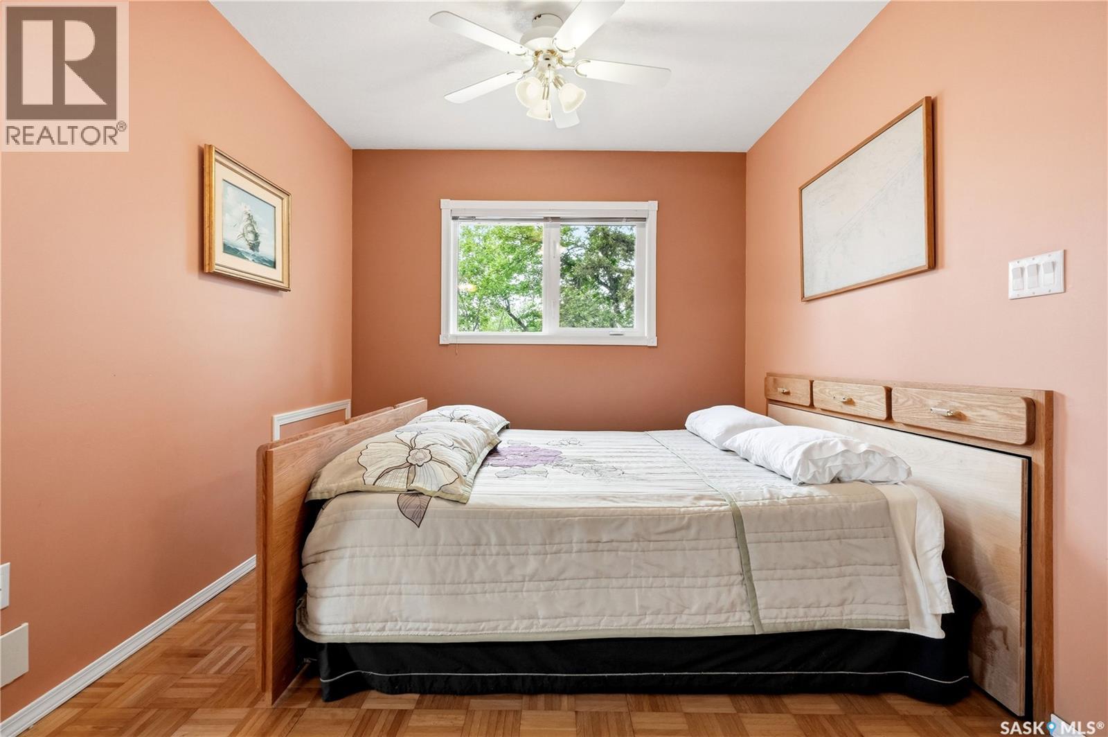 21 Pelican STREET W - 42