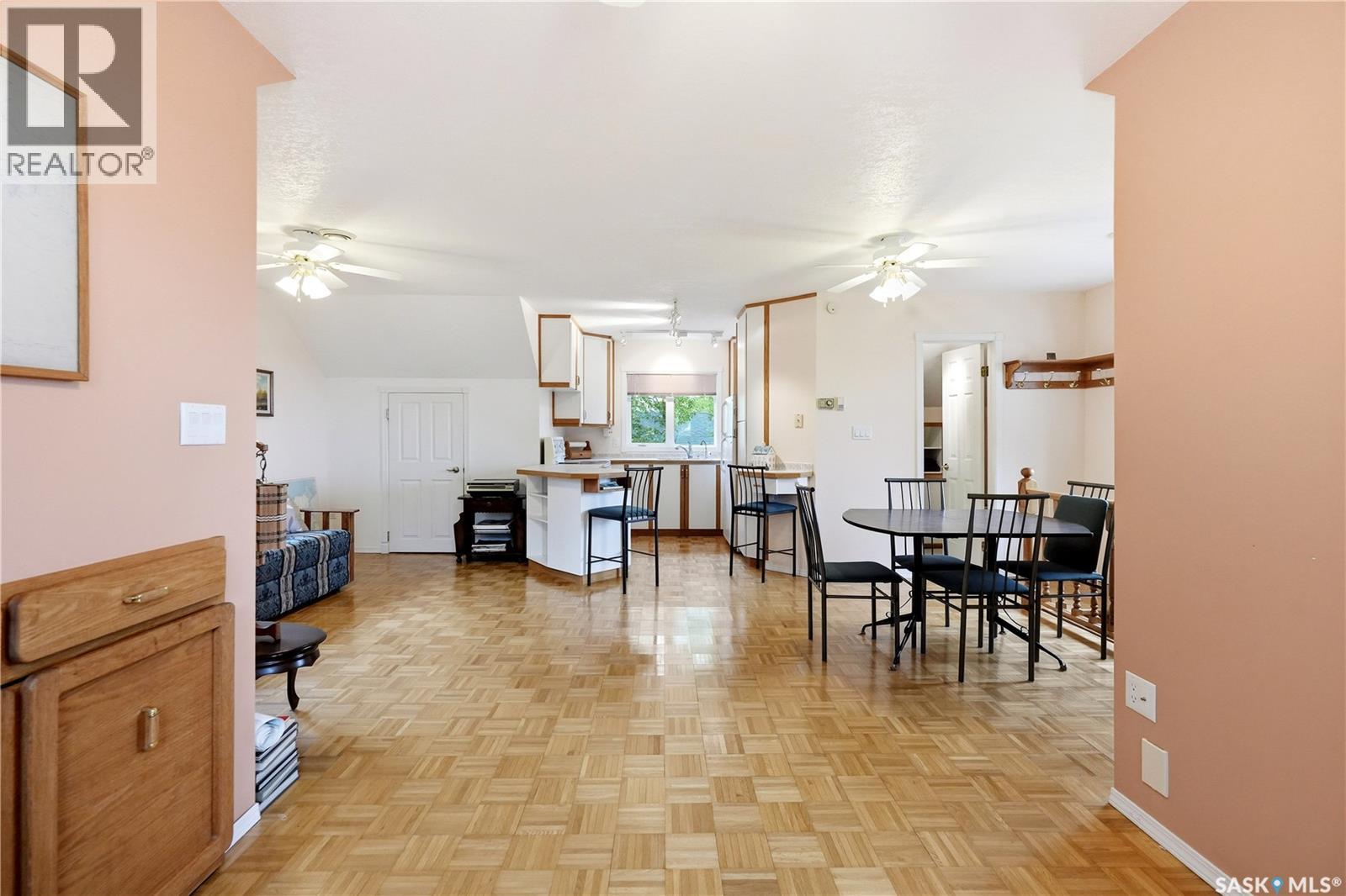 21 Pelican STREET W - 44