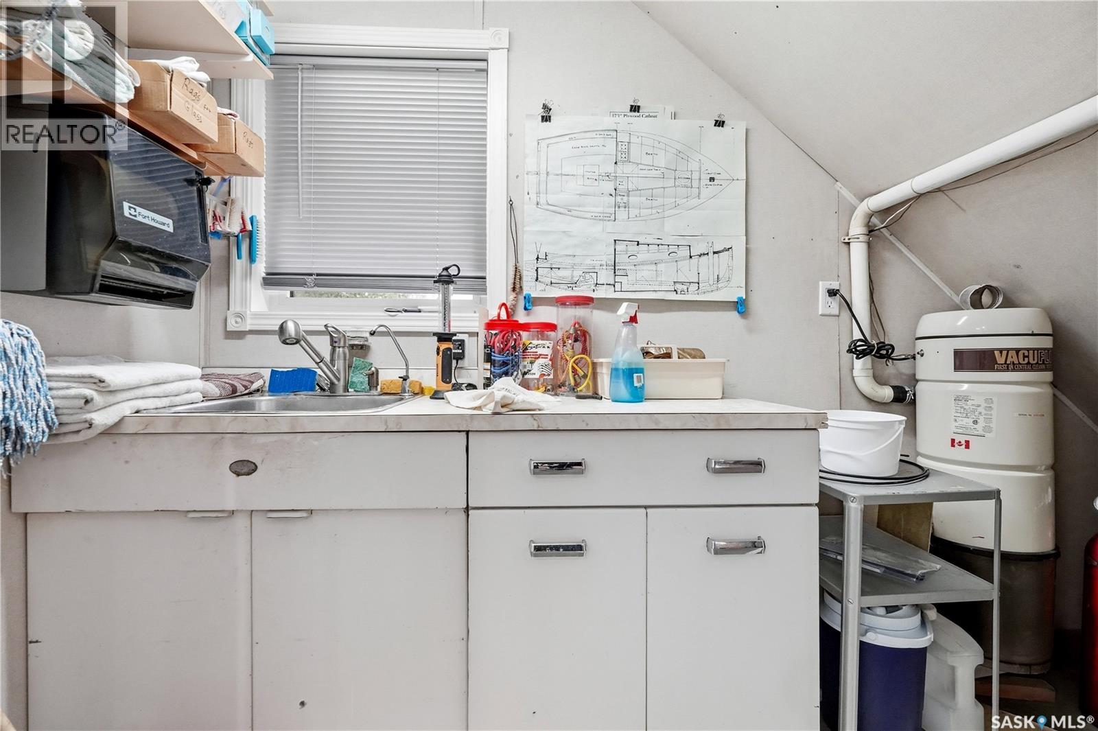 21 Pelican STREET W - 50