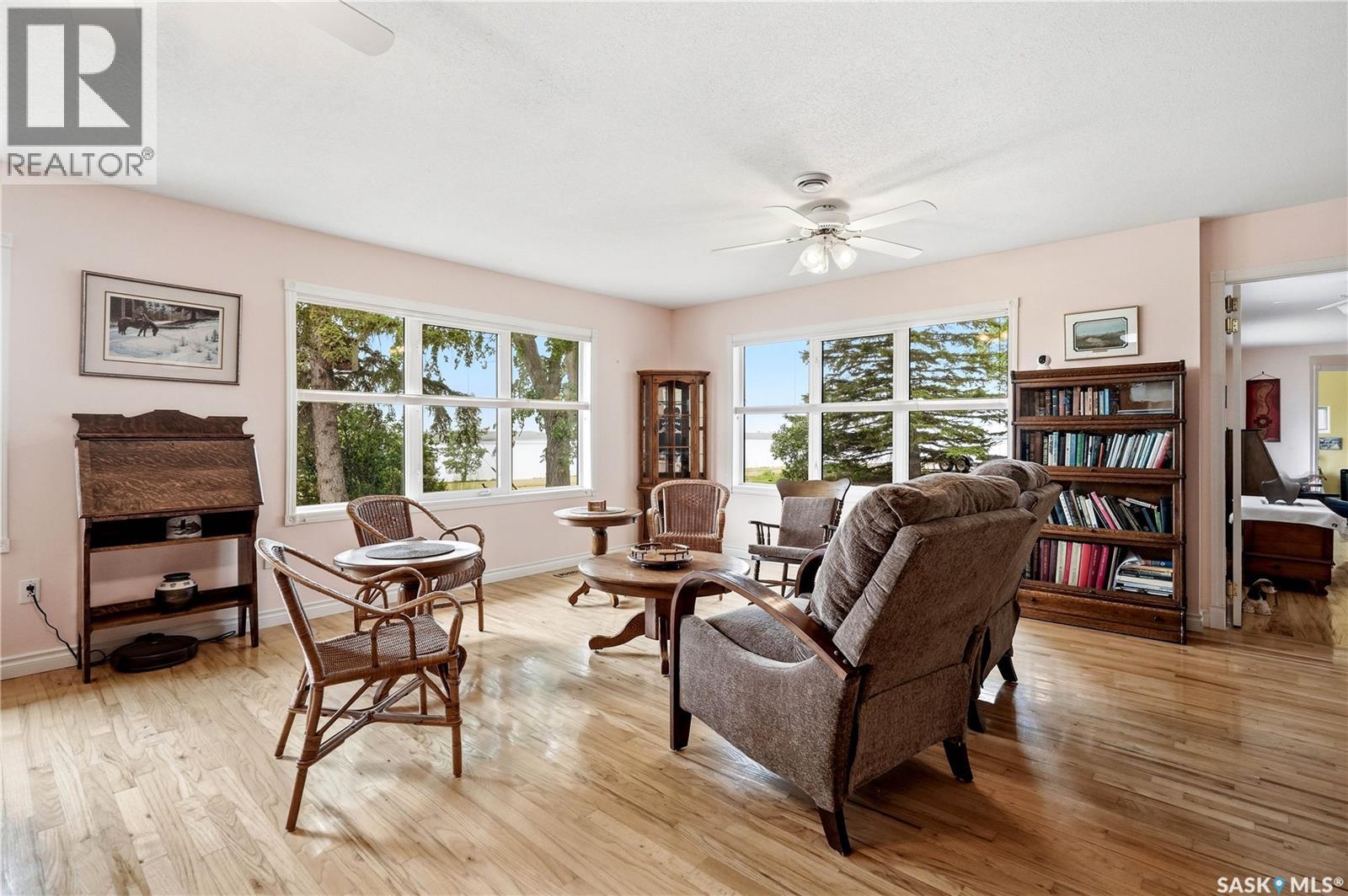 21 Pelican STREET W - 6