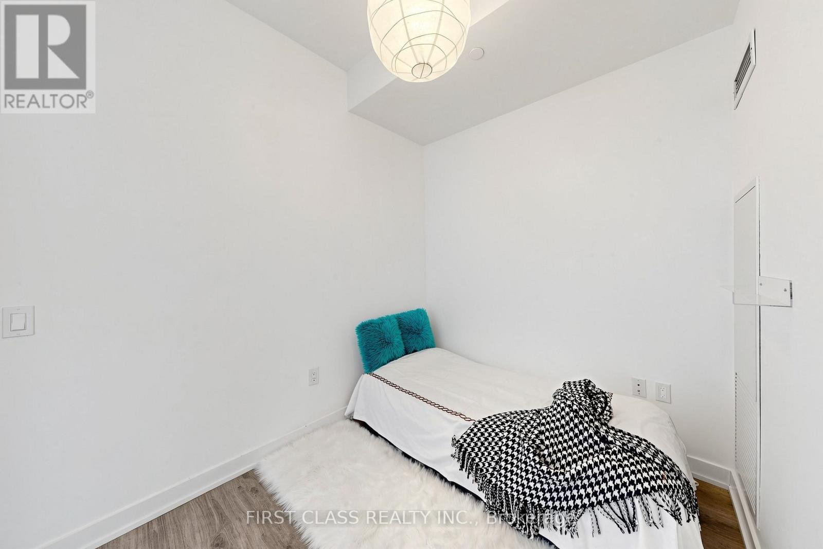 #635 38 IANNUZZI STREET - 17