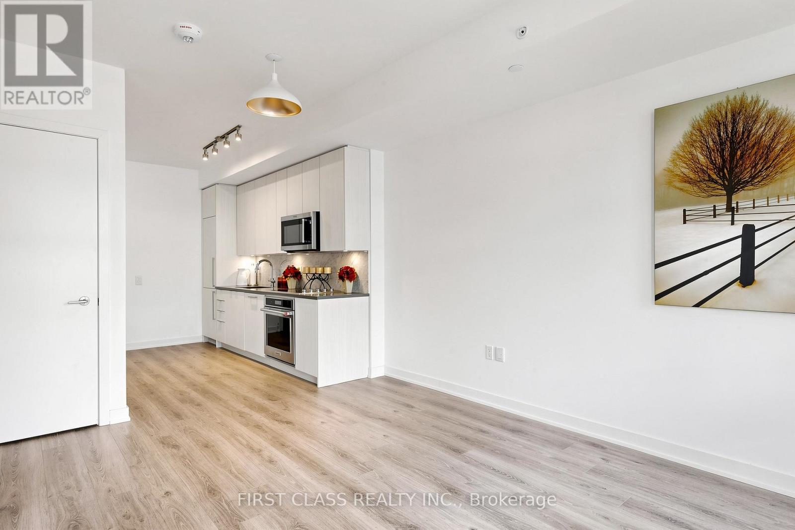 #635 38 IANNUZZI STREET - 7