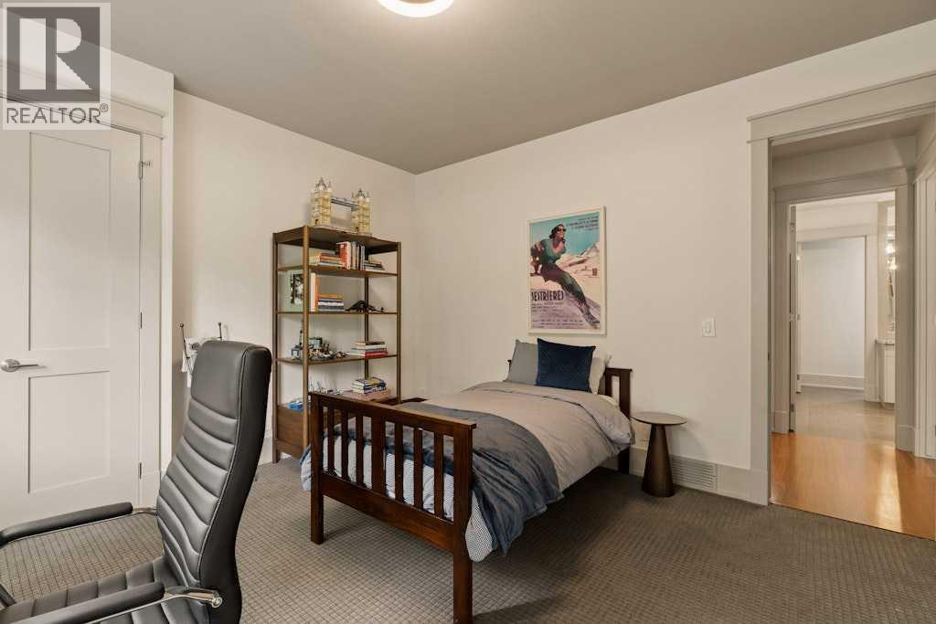 3028 3 Street SW — photo 33
